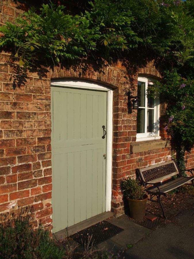 The Stables At Owlett Hall Crowle  ภายนอก รูปภาพ