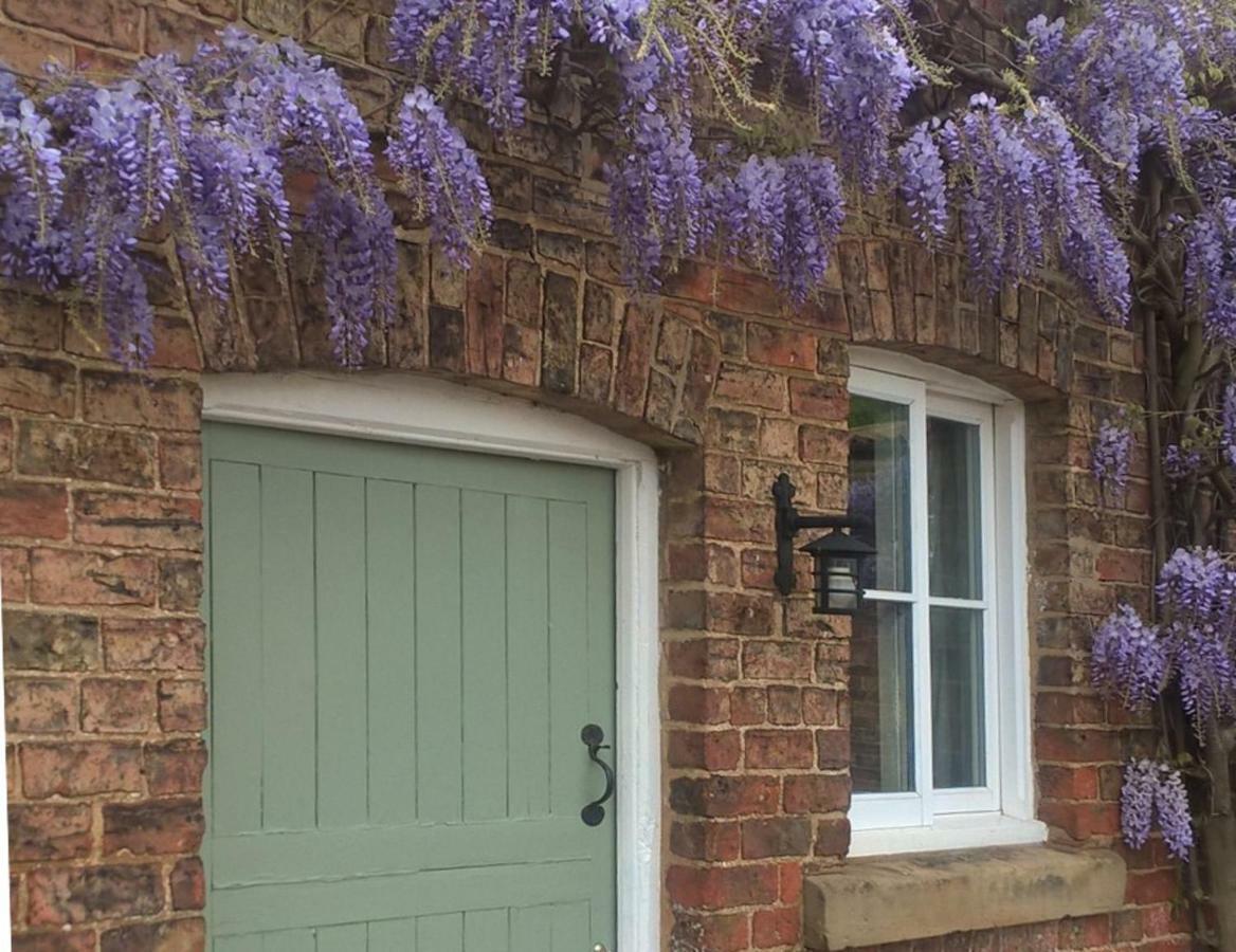 The Stables At Owlett Hall Crowle  ภายนอก รูปภาพ